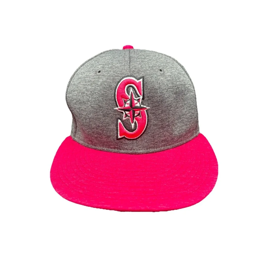 Authentic Seattle Mariners New Era 59FIFTY fitted baseball cap.